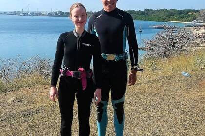 Volunteers vor ihrem Tauchgang in Tansania