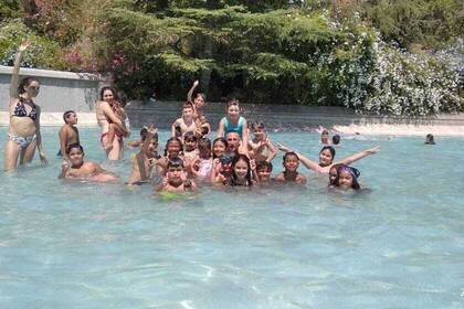 Freiwilligenarbeit Barcelona Rainbow Garden Village