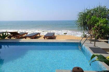 Pool mit Strandzugang