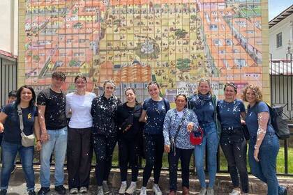 Volunteers beim Karneval in Cusco