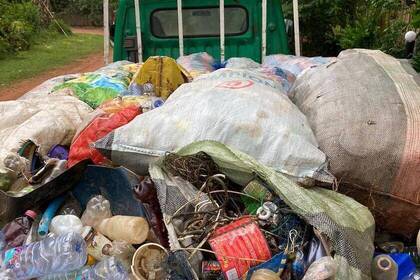 Transport von dem gesammelten Müll