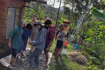 Volunteer Gruppe im Projekt