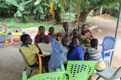 Kinder aus sozial schwachen Sichten in Ghana
