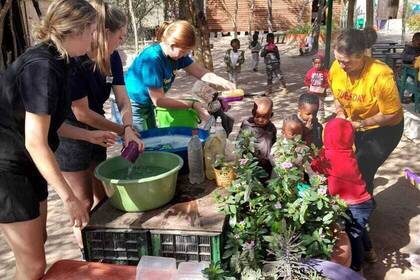 Volunteers bei der Arbeit