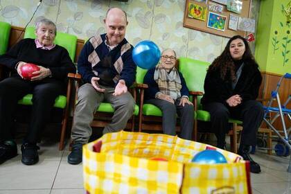 Spielen mit den Senioren in Barcelona