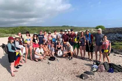 Freiwillige am Strand