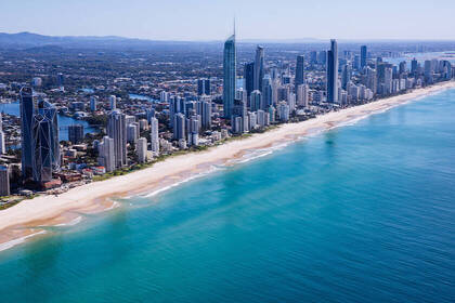 Skyline und Strand an der Ostküste