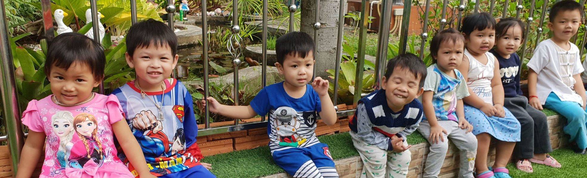Unterrichte Englisch in einem Kindergarten in Thailand