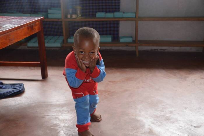 Tansania Kinder betreuen und unterrichten