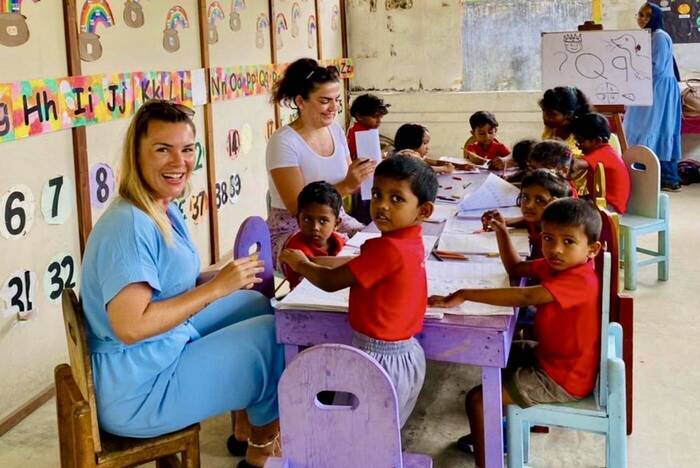Kinder betreuen in Sri Lanka