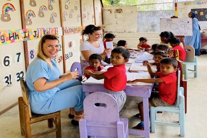 Kinder betreuen in Sri Lanka