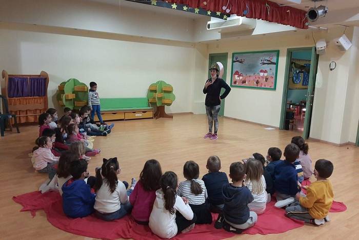 Volunteering in kindergarten on Crete