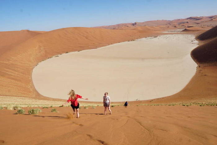 Abenteuer Camping Trip in den Dünen von Namibia