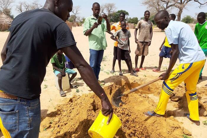 Freiwilligenarbeit im ökologischen Hausbau im Senegal